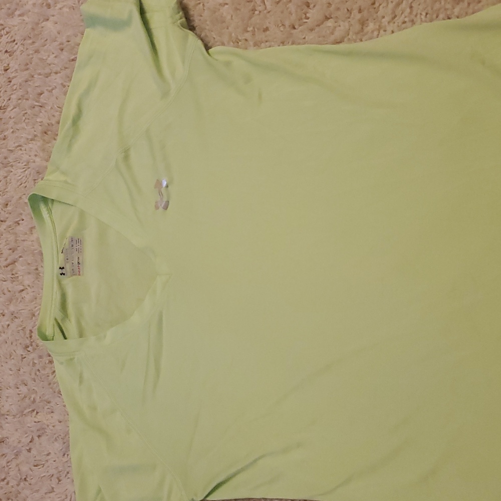 5 For $25 Under Armour Women's Bright Green V-Neck Tee Size‎ Medium